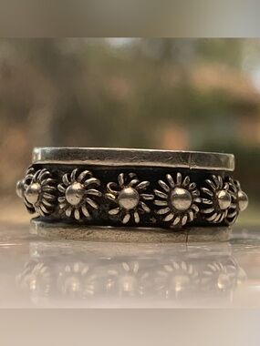 Vintage Sterling Silver Mexico Ring Size 8 Wide Floral Band HFS
